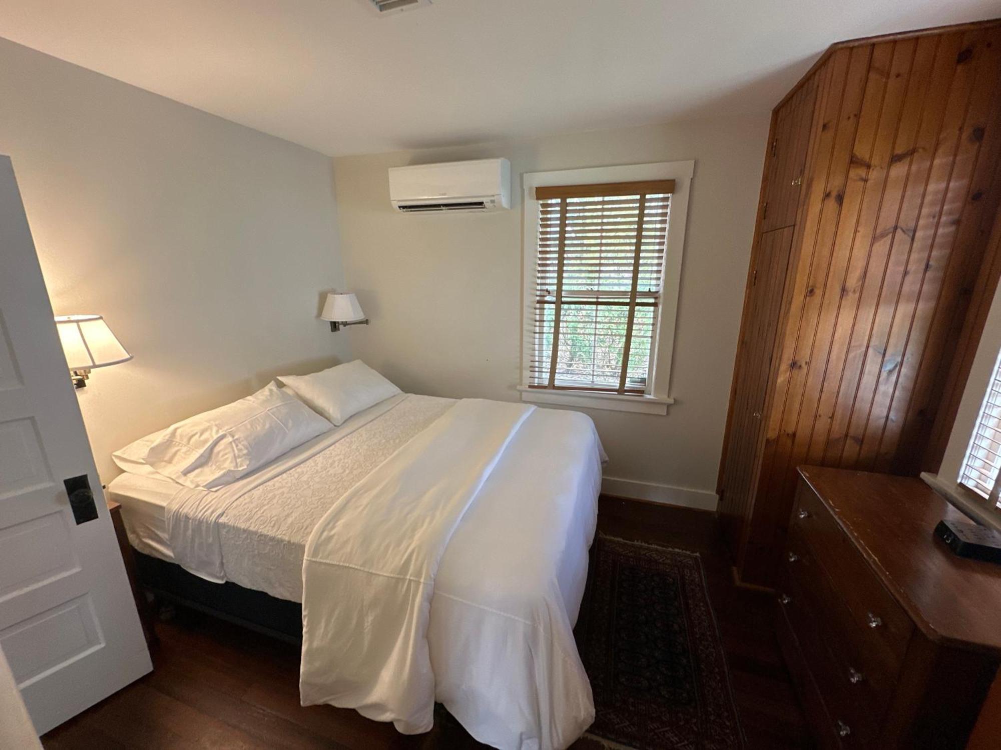 The 1708 House Bed and Breakfast Southampton Exteriör bild