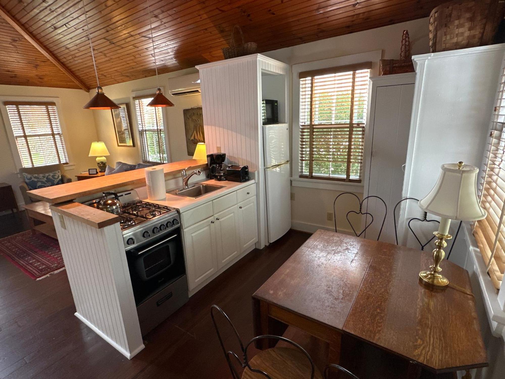 The 1708 House Bed and Breakfast Southampton Exteriör bild